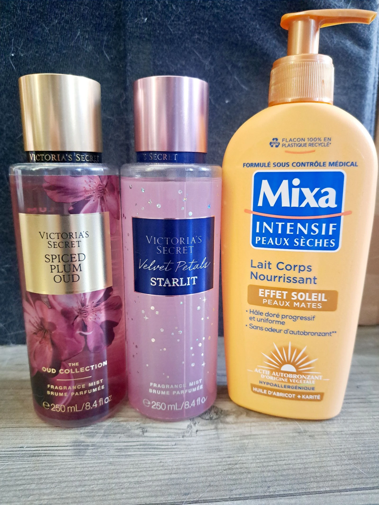 Lot de Brumes parfumées Victoria's Secret et une crème corps mixa. Neufs